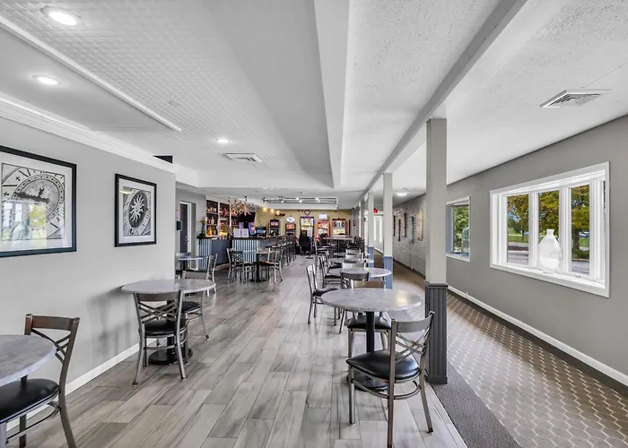 Red Lion & Urbana Hotel