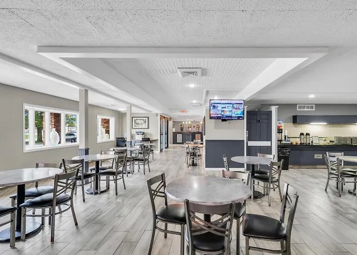 Red Lion & Urbana Hotel 3*
