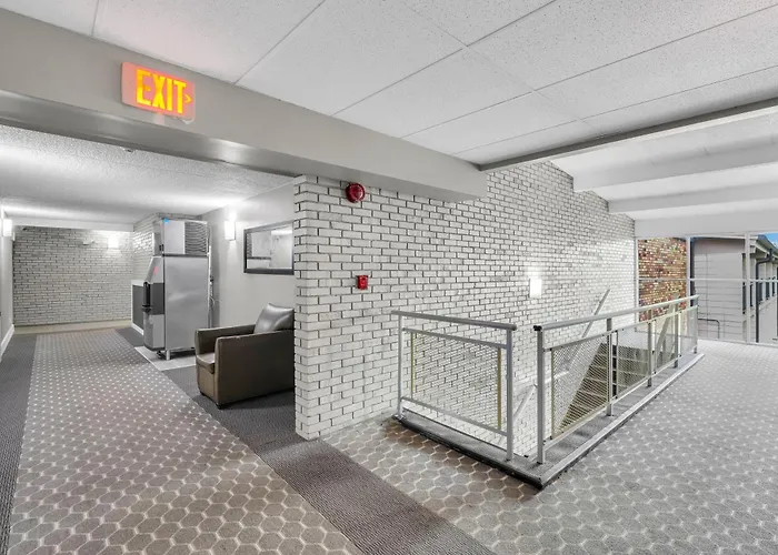 Hotel Red Lion & Urbana